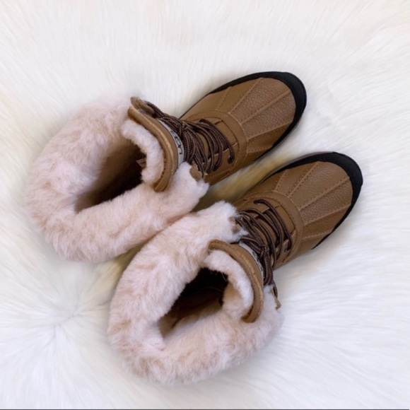 UGG Adirondack III Chestnut Waterproof Boots - Picture 7 of 10